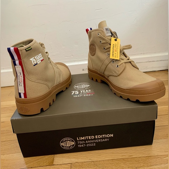 Limited Edition 🇫🇷 Palladium Sneakers  11US NEW - Picture 1 of 17